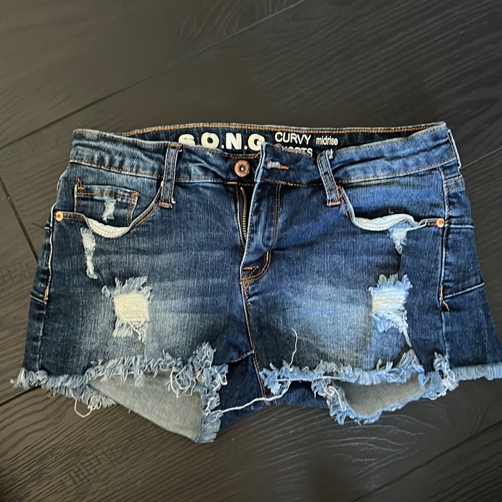 Curvy Cut off jean shorts